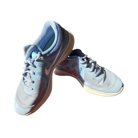 Girls Nike Sneakers - Picture 2 of 7